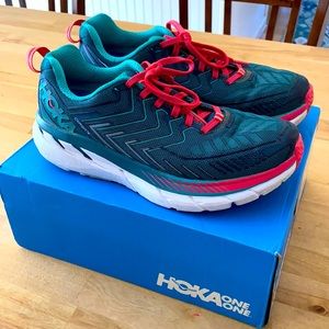 Women’s Hoka Clifton 4 running shoes.
